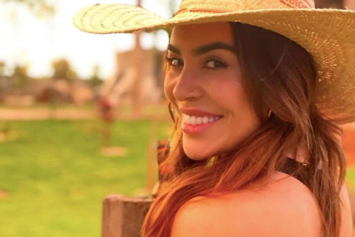 No momento, você está visualizando Internautas reagem a participação de Naiara Azevedo no BBB22: ‘Bolsonarista’