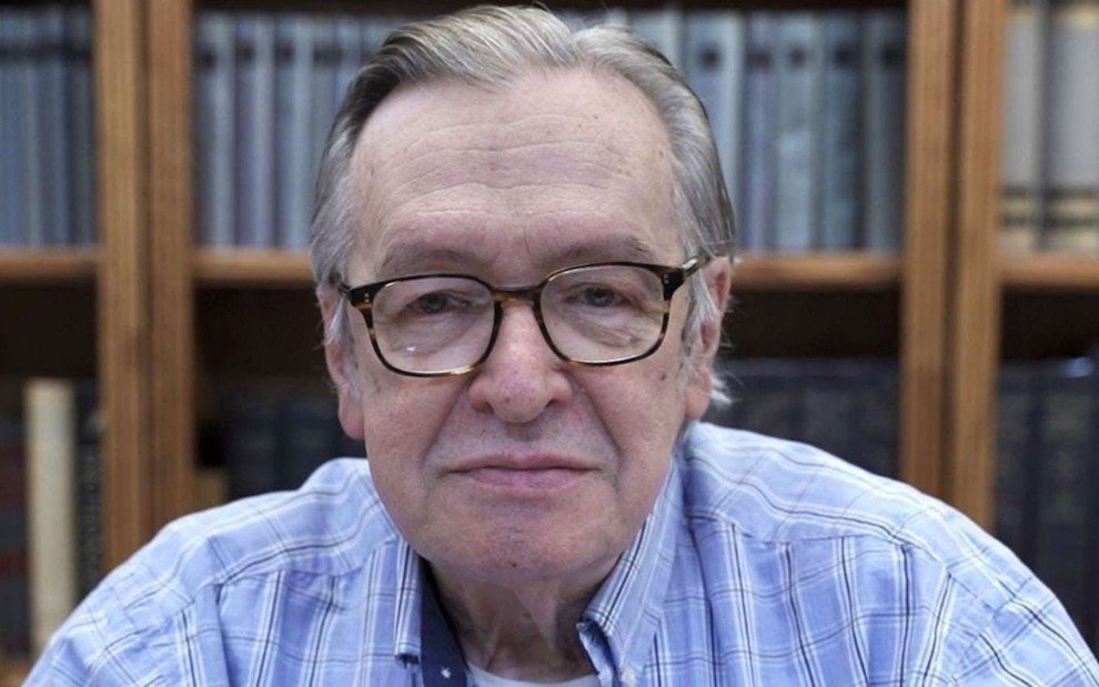 Leia mais sobre o artigo Olavo de Carvalho morre aos 74 anos