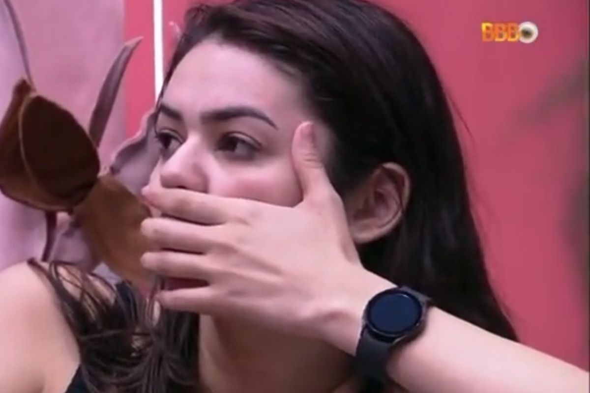 No momento, você está visualizando Eslovênia diz que sonhou com Arthur Aguiar no paredão: ‘Ele fica’