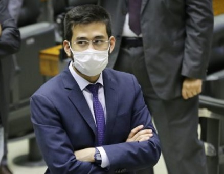 Leia mais sobre o artigo PT pede cassação de Kim Kataguiri após declaração sobre nazismo