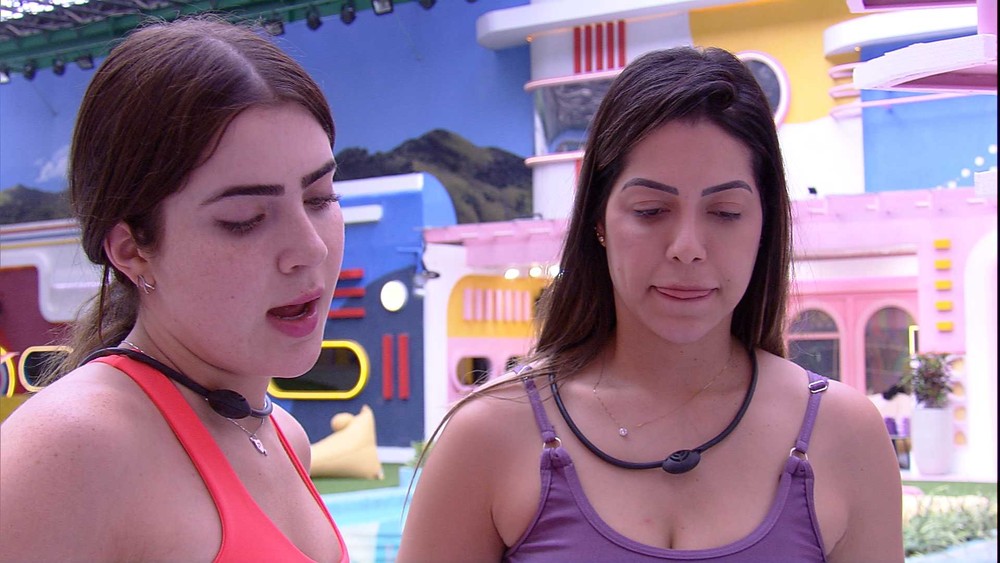 Leia mais sobre o artigo Jade pede ajuda para lavar roupa na máquina:  ‘bater a roupa, o que é isso?’