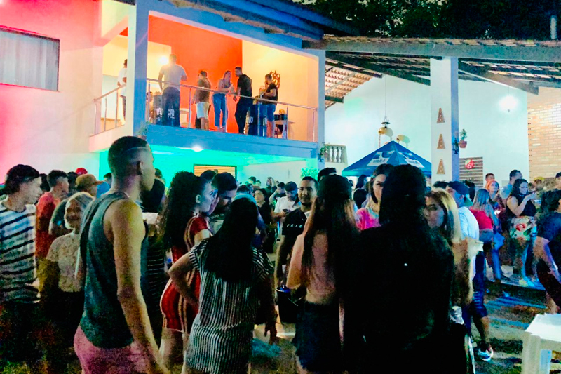 Leia mais sobre o artigo Novo decreto libera festas com público de até mil pessoas no Amazonas