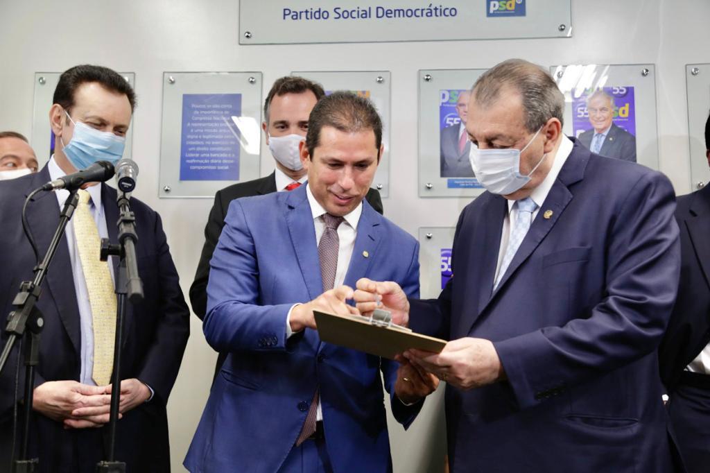 Leia mais sobre o artigo Marcelo Ramos se filia ao PSD e destaca papel da CPI para pressionar Governo a vacinar população