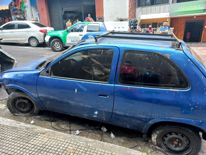 Leia mais sobre o artigo Travesti é encontrada morta dentro de carro no Centro de Manaus