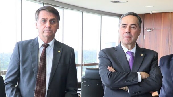 No momento, você está visualizando Mentira já está pronta, diz Barroso sobre tese de Bolsonaro contra urna eletrônica