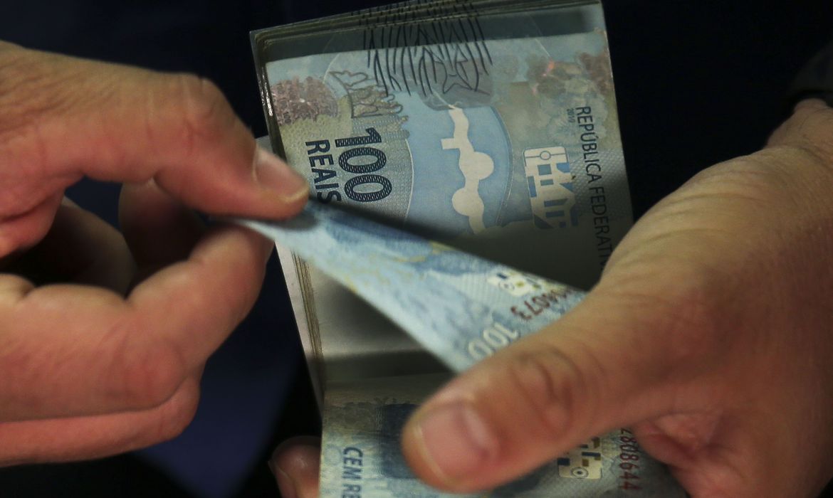 Leia mais sobre o artigo Auxílio Brasil: definido calendário de exigências de saúde e educação