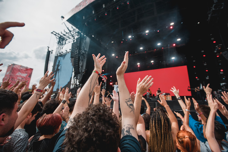 No momento, você está visualizando Lollapalooza Brasil inicia o envio de pulseiras e também libera a retirada presencial em SP