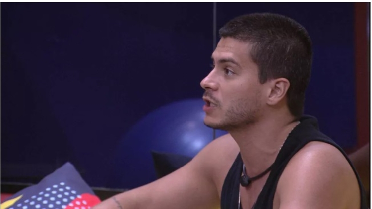 Leia mais sobre o artigo Arthur alerta brothers: ‘estão criando narrativa que nós 4 somos vilões’
