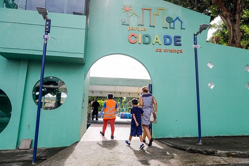 Leia mais sobre o artigo Crianças são vacinadas no parque Cidade da Criança em Manaus