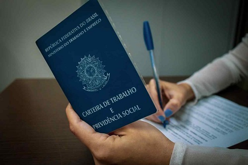 Leia mais sobre o artigo PC-AM alerta à população sobre o Golpe dos Falsos Contatos de RH