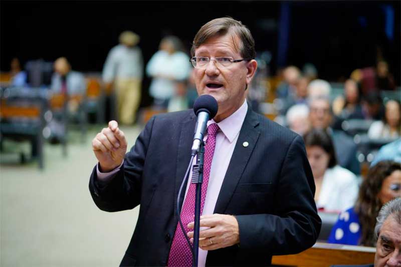 Leia mais sobre o artigo “Favorece os oportunistas”, dispara Zé Ricardo contra políticos que trocaram de partidos