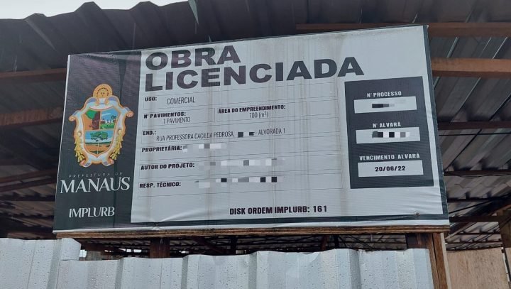 Leia mais sobre o artigo Morador tenta driblar fiscalização com placa falsa e obra é embargada no bairro Alvorada, em Manaus