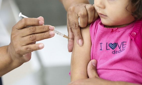 Leia mais sobre o artigo Vacinação de crianças contra sarampo e influenza começa em abril