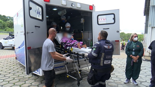 Leia mais sobre o artigo Irmãos que estavam desaparecidos em floresta de Manicoré são transferidos para hospital de Manaus