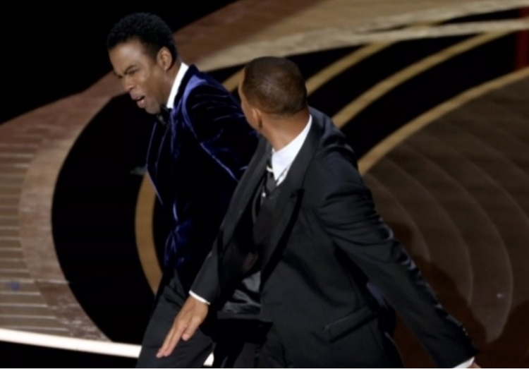Leia mais sobre o artigo Will Smith é banido do Oscar após tapa em Chris Rock durante premiação