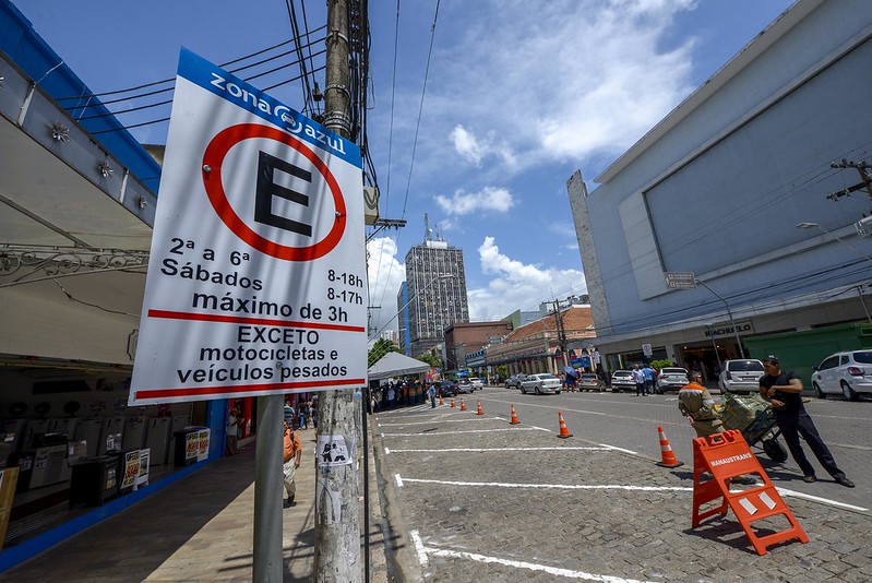 No momento, você está visualizando Em Manaus, motoristas de veículos de carga e descarga poderão ser isentos da taxa da “Zona Azul
