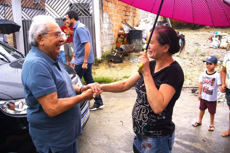 Leia mais sobre o artigo Amazonino aproveita o sábado para visitar bairros de Manaus