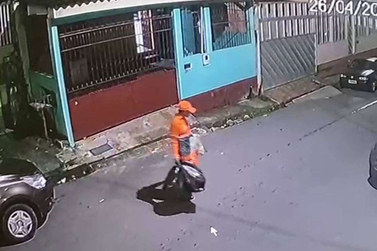 Leia mais sobre o artigo Em Manaus, gari morre após ser baleado durante assalto em carro coletor
