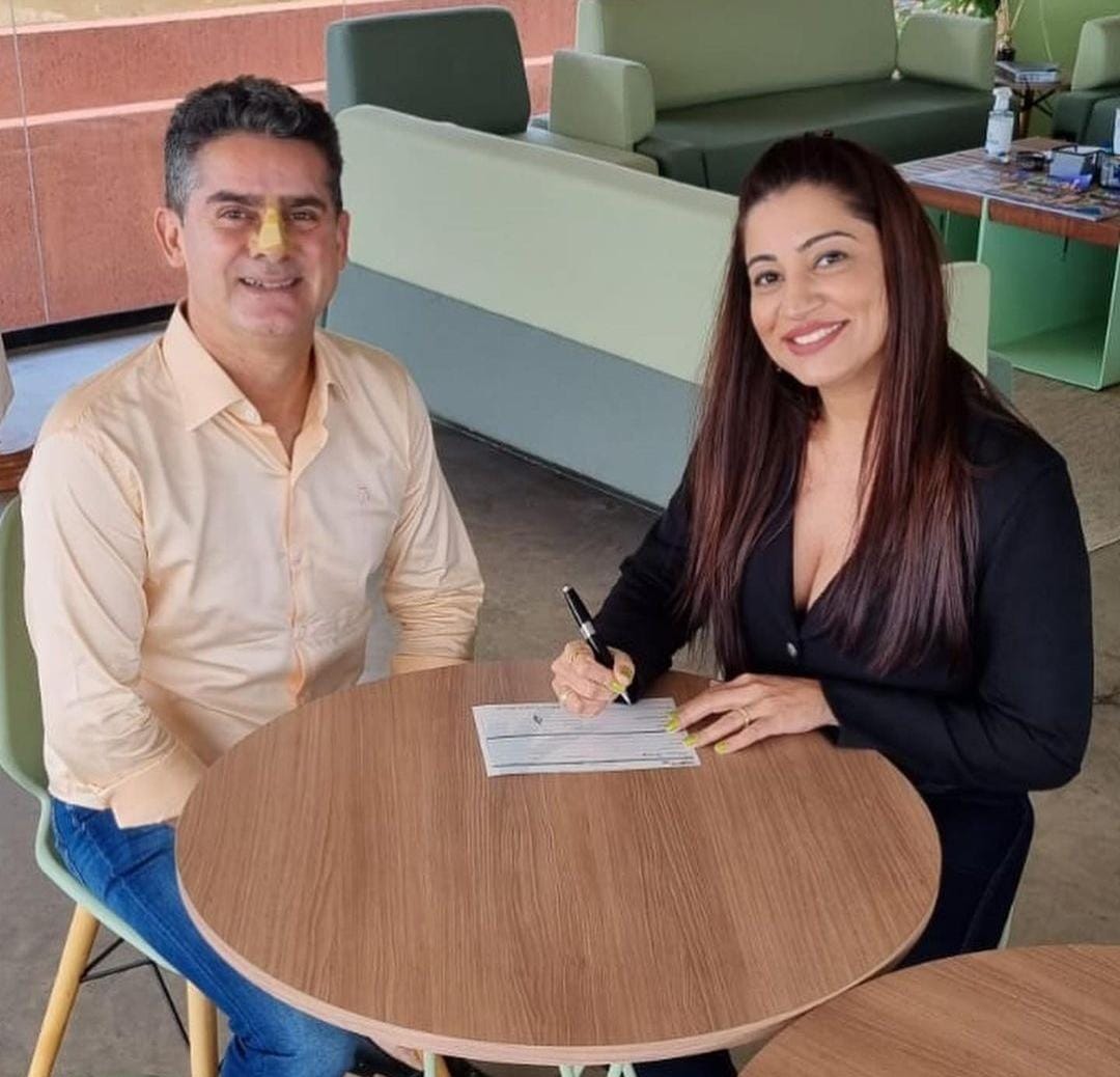 Leia mais sobre o artigo Ex-apresentadora de jornal, Liliane Araújo, se filia no Avante e disputará eleição de deputada