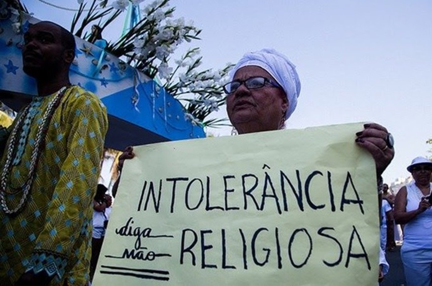 Leia mais sobre o artigo Quem pratica intolerância religiosa no Amazonas poderá pagar multa, diz projeto de lei