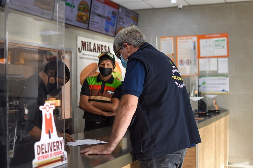 Leia mais sobre o artigo Após McDonald’s, Procon notifica Bunger King por vender Whooper Costela sem costela