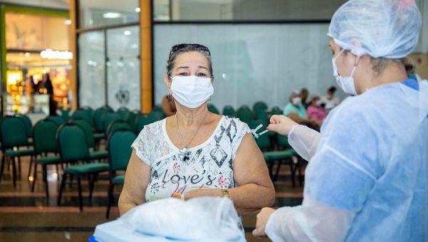 No momento, você está visualizando Prefeitura inclui gestantes, puérperas e professores na Campanha de Vacinação Contra Influenza