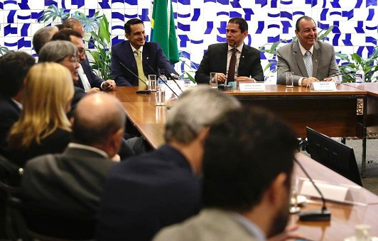 Leia mais sobre o artigo Senador Omar e bancada do Amazonas mobilizam empresários e lideranças em favor da Zona Franca, em Brasília