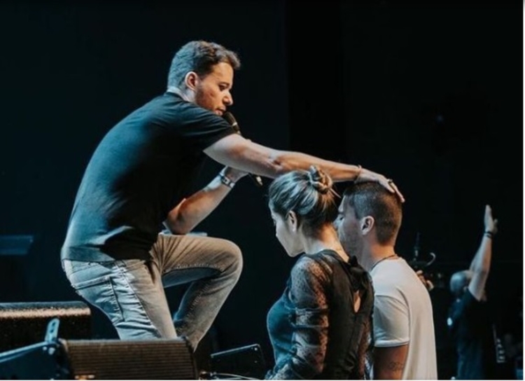 No momento, você está visualizando Maíra Cardi e Arthur buscam ajuda espiritual
