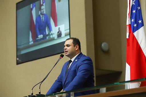 Leia mais sobre o artigo Lei do deputado Roberto Cidade regula sobre reposição gratuita de hidrômetros furtados