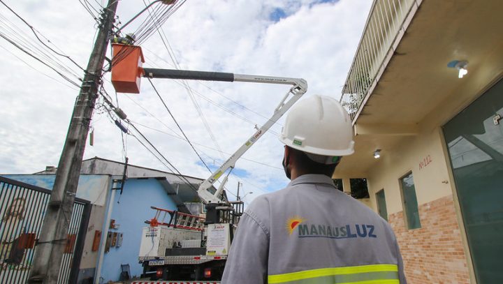 Leia mais sobre o artigo ManausLuz é notificada por ausência de identificação dos postes