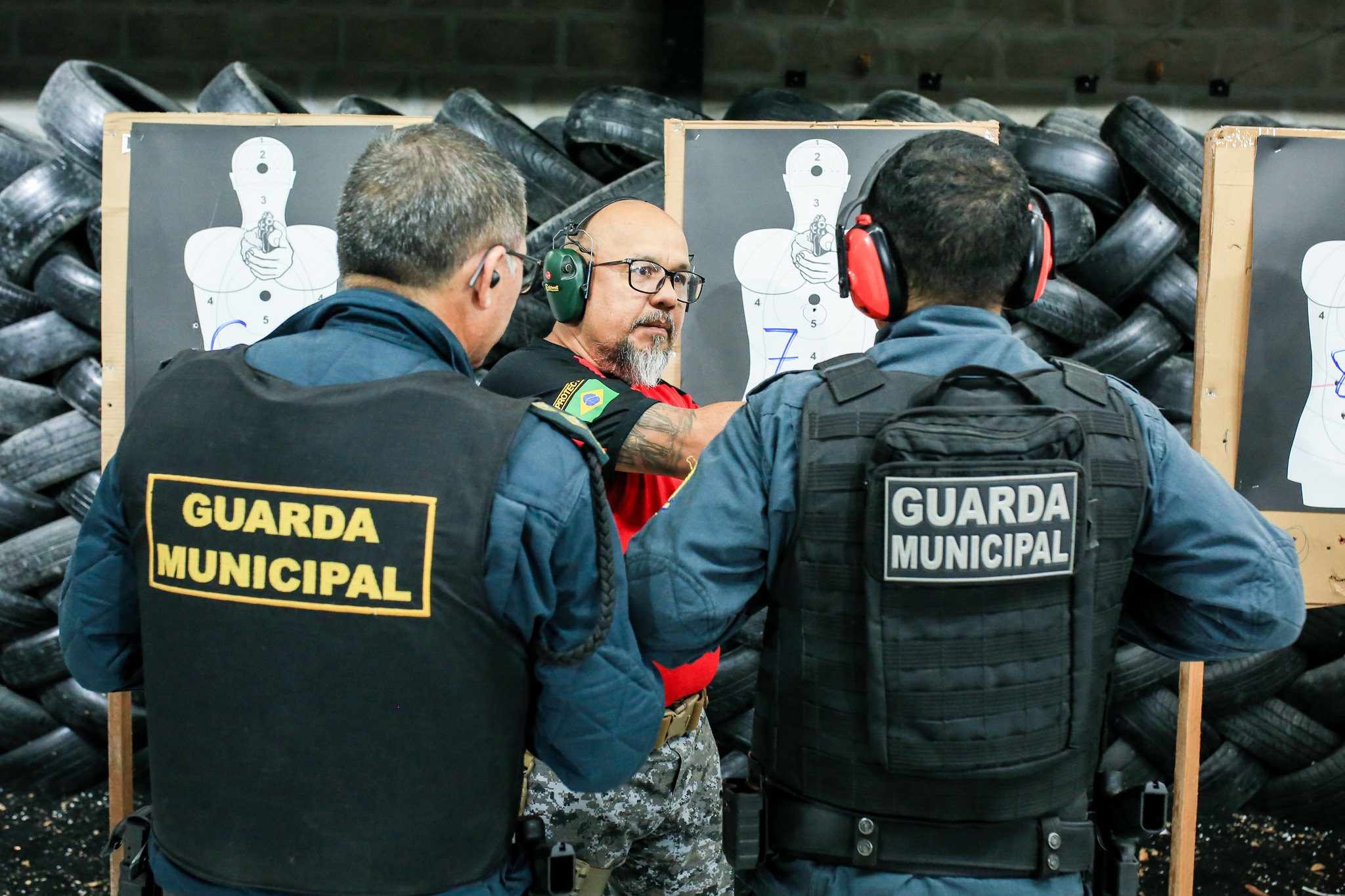 Leia mais sobre o artigo Em Manaus, mais de 60 guardas municipais treinam com armamento letal