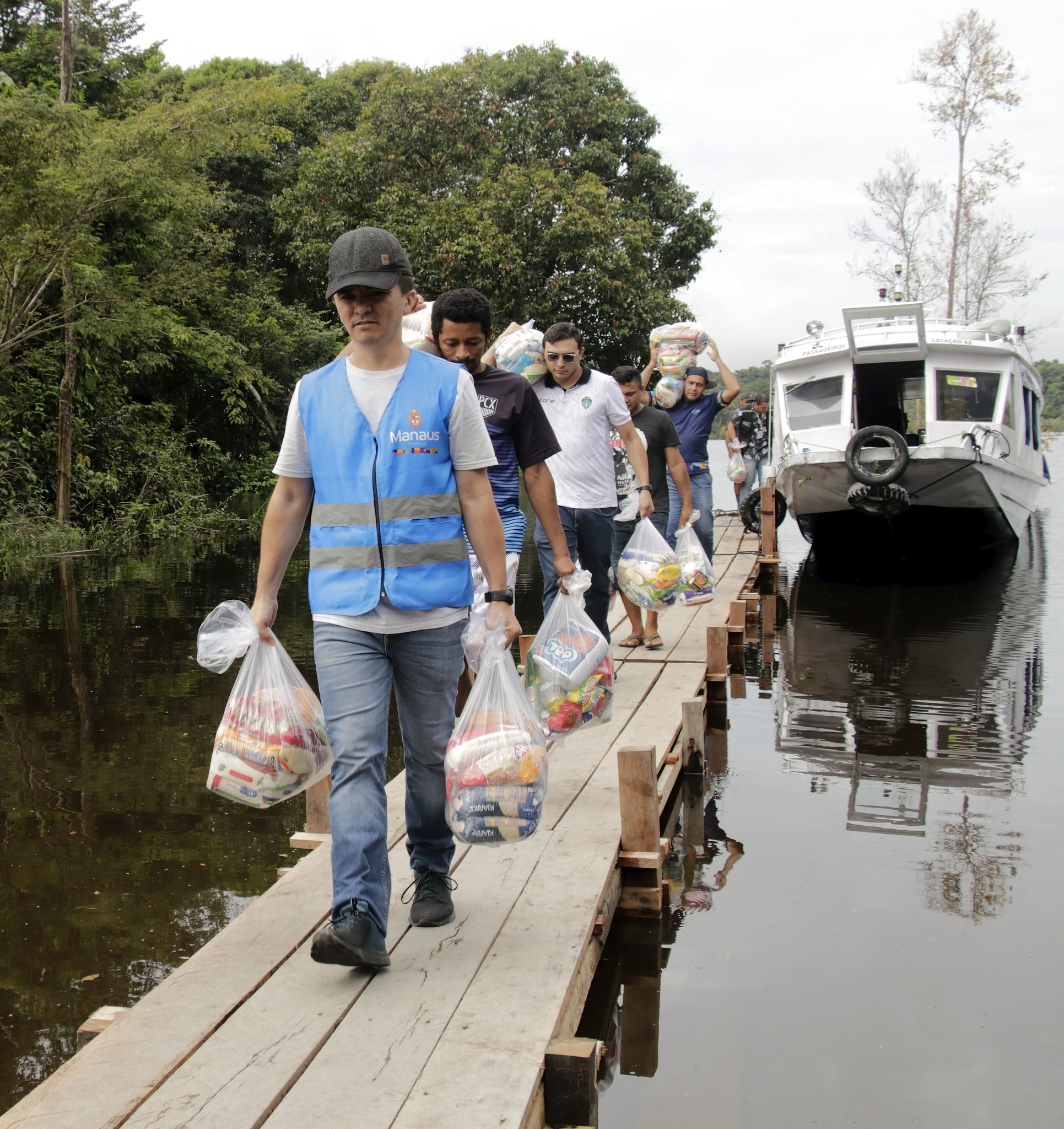 Leia mais sobre o artigo Cestas básicas arrecadadas em jogo do Manaus X São José (RS) são entregues na zona rural