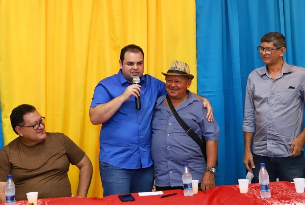 Leia mais sobre o artigo Deputado Roberto Cidade participa de reunião em Iranduba, para prestar contas de seu trabalho na Aleam