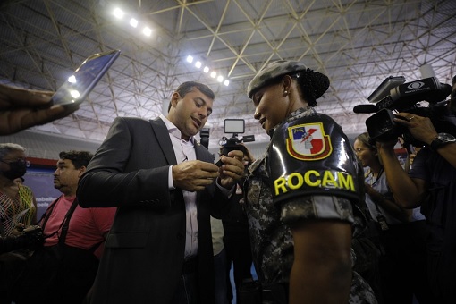 Leia mais sobre o artigo Governador Wilson Lima assina promoção de mais 700 policiais militares e bombeiros