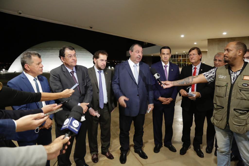 Leia mais sobre o artigo Bancada do Amazonas apresenta defesa contra tentativa do Governo Bolsonaro de reverter decisão do STF