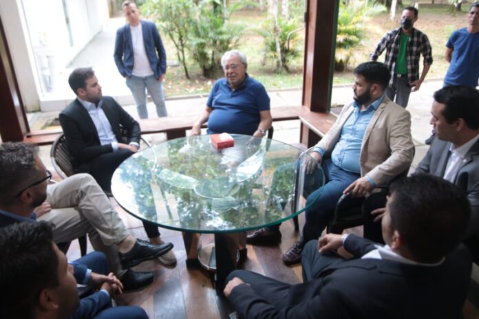 Leia mais sobre o artigo Eleições 2022: Osvaldo Cardoso ganha força para vice de Amazonino Mendes