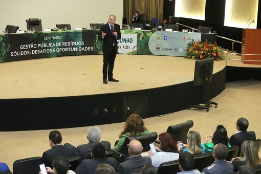 Leia mais sobre o artigo Gestão pública de resíduos sólidos é foco de seminário do Meio Ambiente no TCE-AM
