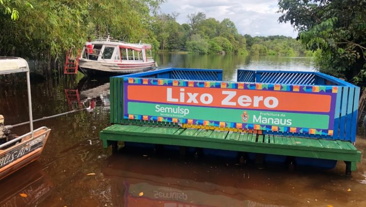 Leia mais sobre o artigo Zona Rural de Manaus recebe segundo coletor flutuante de resíduos