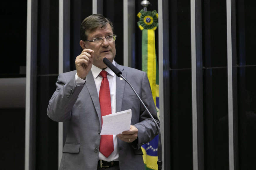 No momento, você está visualizando Zé Ricardo é diagnosticado com Covid-19