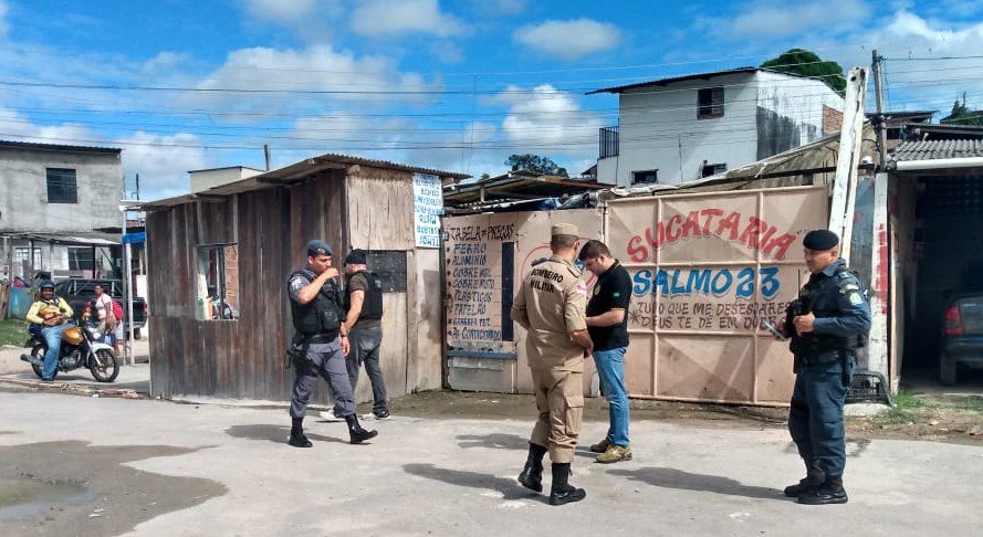 Leia mais sobre o artigo Sucatarias de Manaus são alvos de operação que apura comércio irregular de materiais de fios de cobre e tampas de bueiros