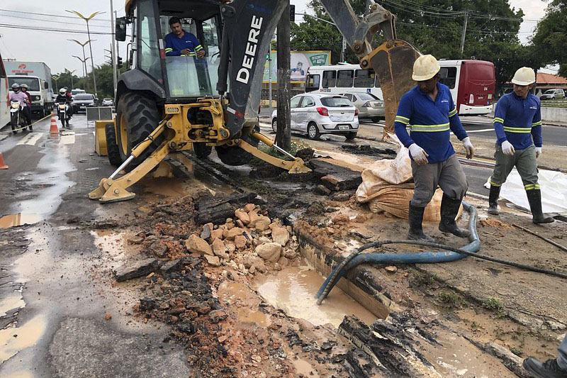 Leia mais sobre o artigo Águas de Manaus é notificada por causar prejuízos em ruas de Manaus