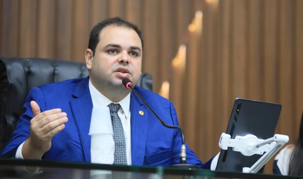 Leia mais sobre o artigo Roberto Cidade solicita Audiência Pública para tratar sobre educação básica de Presidente Figueiredo
