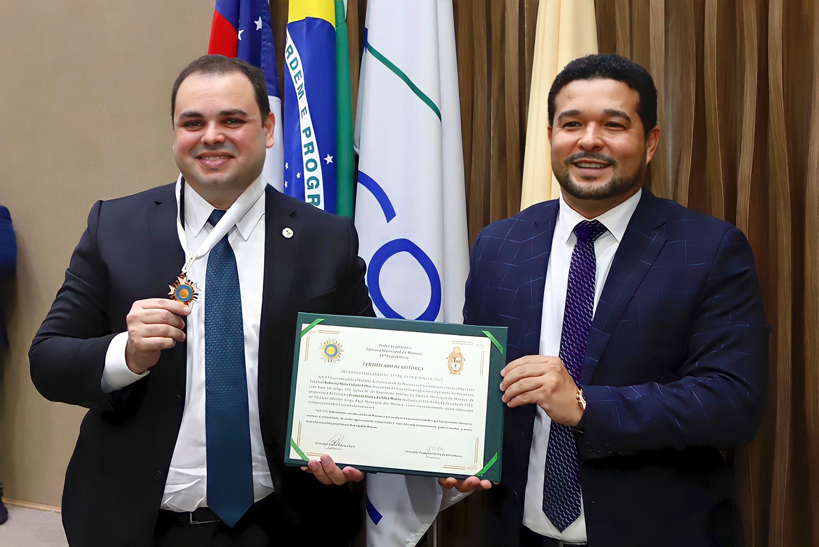 Leia mais sobre o artigo Deputado estadual Roberto Cidade é homenageado com a Medalha de Ouro Cidade de Manaus