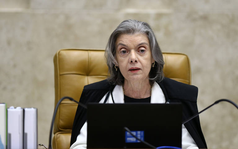 Leia mais sobre o artigo Ministra do STF envia terceira notícia-crime contra Bolsonaro à PGR