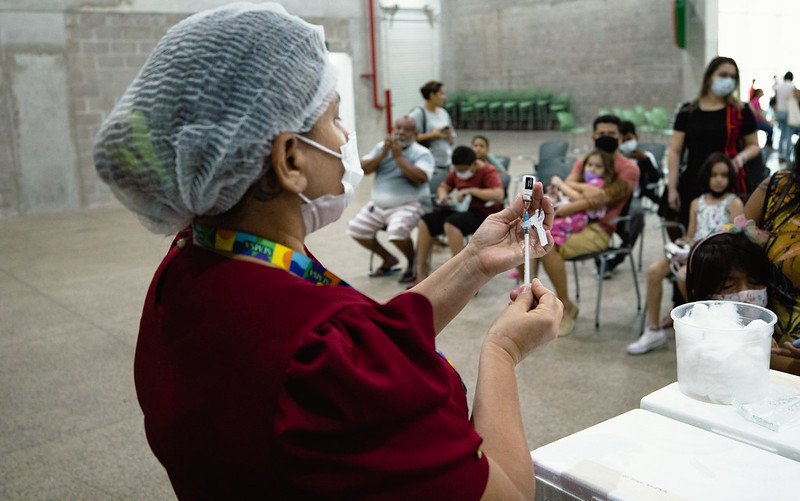 Leia mais sobre o artigo Em Manaus, quase 21 mil doses da vacina contra a Covid-19 foram aplicadas nas últimas 24 horas