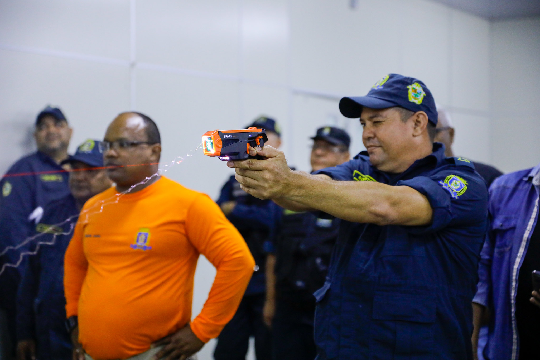 Leia mais sobre o artigo Guardas municipais de Manaus realizam treinamento com dispositivo elétrico