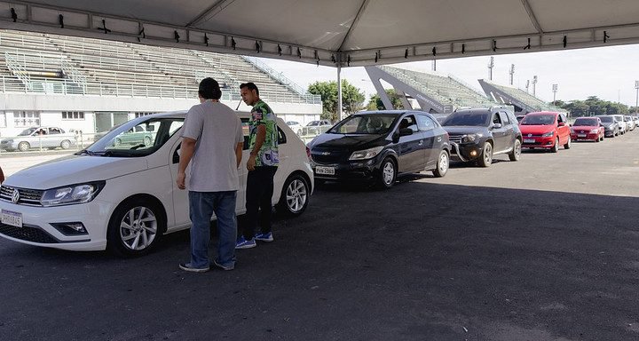 No momento, você está visualizando Em Manaus, semana começa com sambódromo e mais 83 locais de vacinação contra a Covid-19