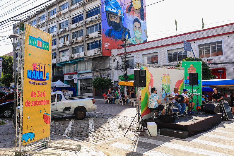 No momento, você está visualizando Eduardo Ribeiro e Ponta Negra recebem intervenção do projeto multicultural ‘Arte Pela Cidade’