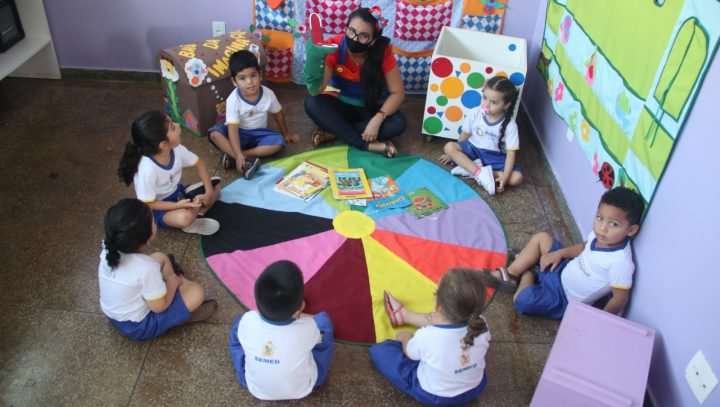 Leia mais sobre o artigo David Almeida nomeia mais 400 aprovados no cadastro reserva para atuarem nas escolas municipais