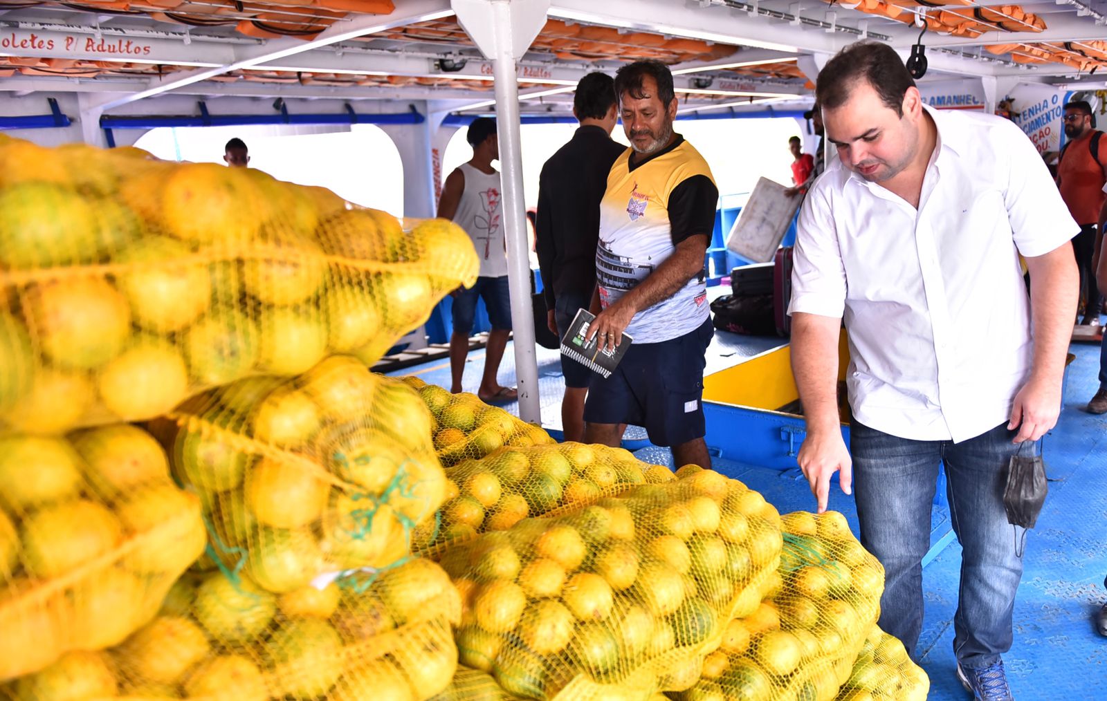 Leia mais sobre o artigo Lei de Roberto Cidade incentiva o consumo da produção agrícola regional